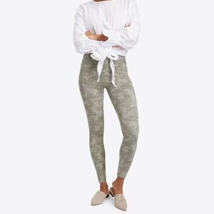 Spanx Gray Camouflage Jean-ish ankle Leggings US M